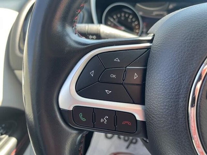 Used 2020 Jeep Compass Image 14