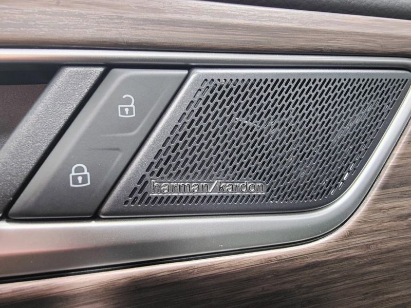 Used 2025 Volkswagen Atlas SEL Premium AWD R-Line w/Sunroof/NavImage 10