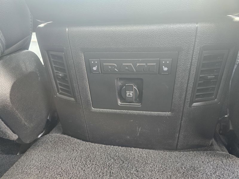 2017 RAM 1500 LaramieImage 12