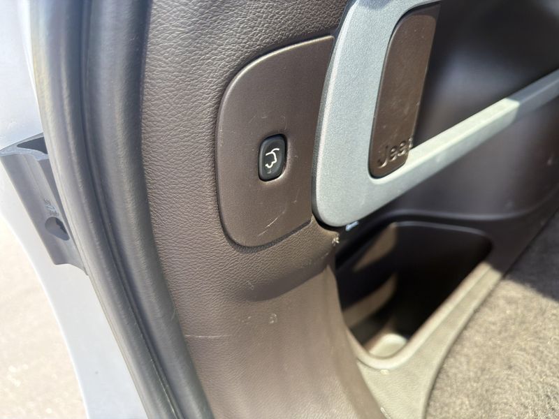 Used 2016 Jeep Cherokee TrailhawkImage 20