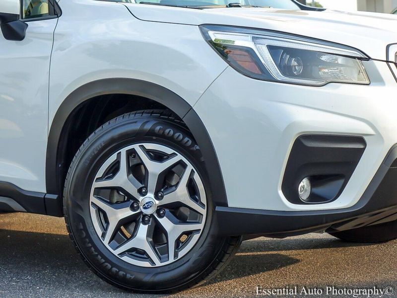 2021 Subaru Forester Premium photo 3