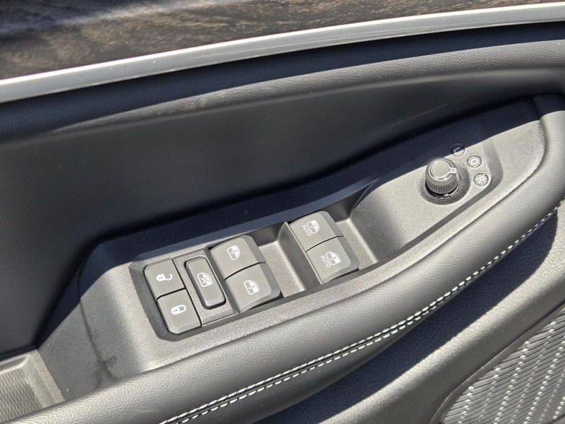 New 2026 Jeep Grand Cherokee L Laredo Altitude 4x4