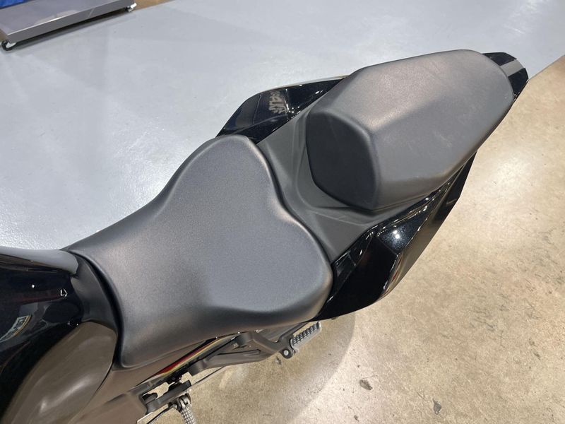 Used 2024 Kawasaki Ninja ZX-4R ABS Image 14