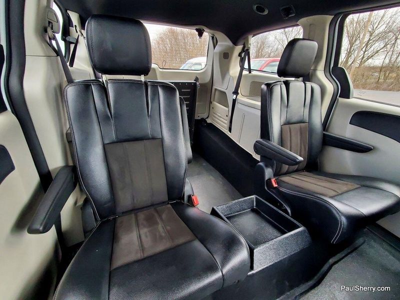 2020 Dodge Grand Caravan SXTImage 4