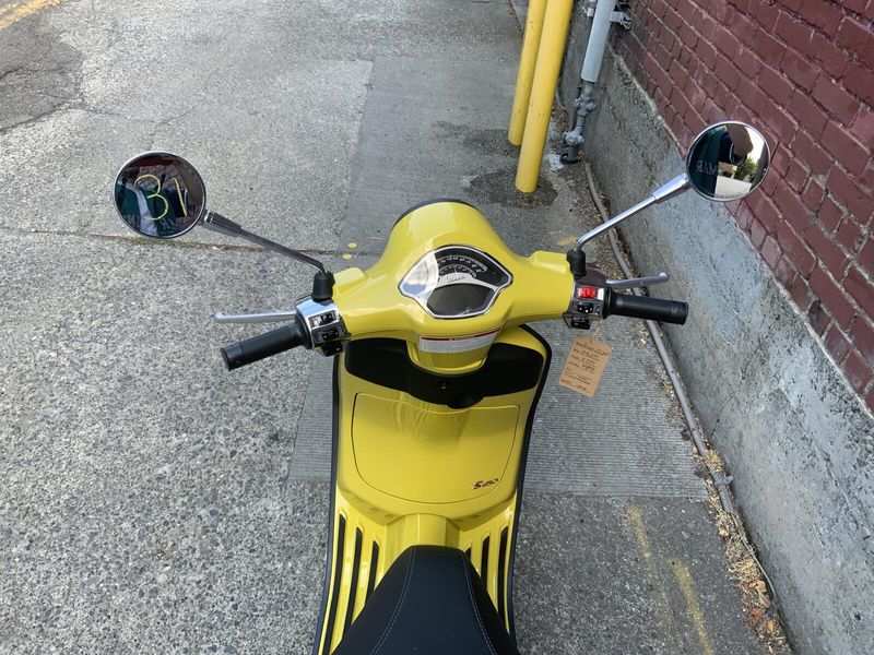 New 2024 Vespa PRIMAVERA 150 SPORT 