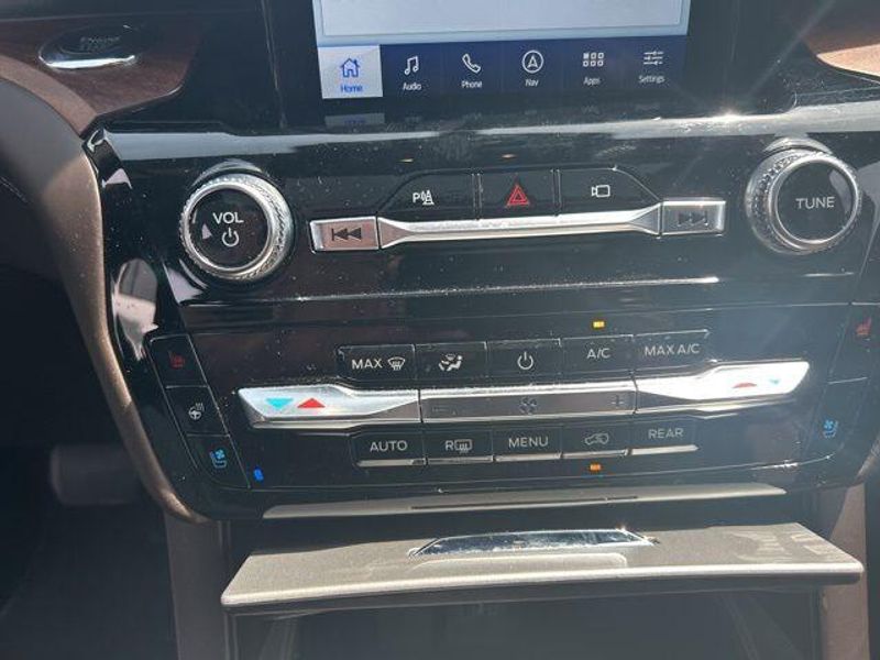 2022 Ford Explorer King RanchImage 13