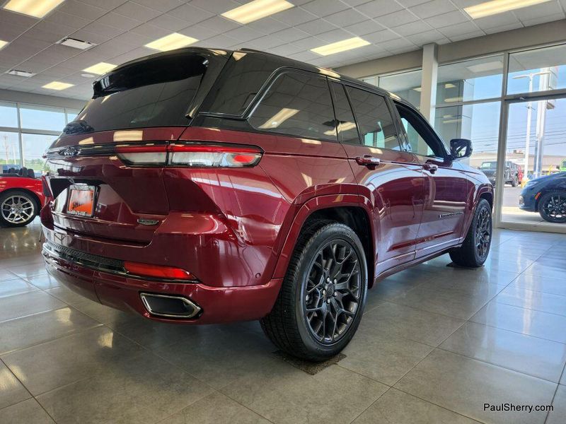 New 2025 Jeep Grand Cherokee Summit Reserve 4x4Image 11