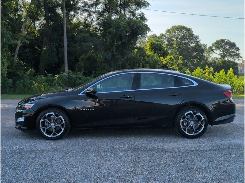 Used 2024 Chevrolet Malibu LTImage 2