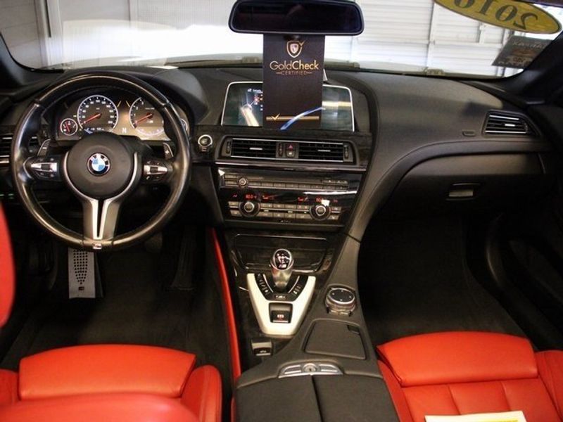 2016 BMW M6 BaseImage 34