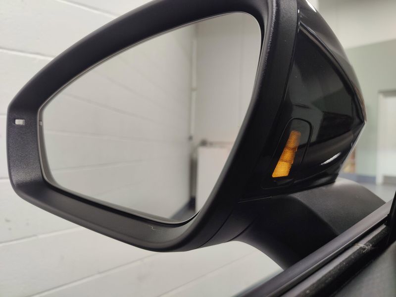 2023 Volkswagen ID.4 Pro S AWD w/Glass RoofImage 8
