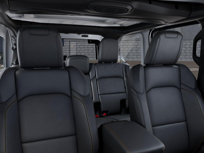 New 2026 Jeep Wrangler 4-door SaharaImage 26