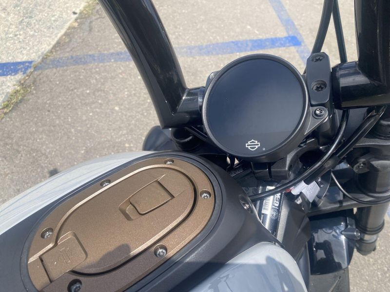 Used 2024 Harley-Davidson Sportster Image 16