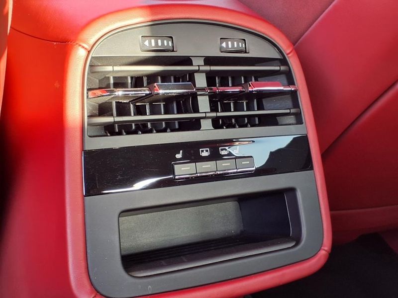 Used 2022 Maserati Quattroporte GTImage 8