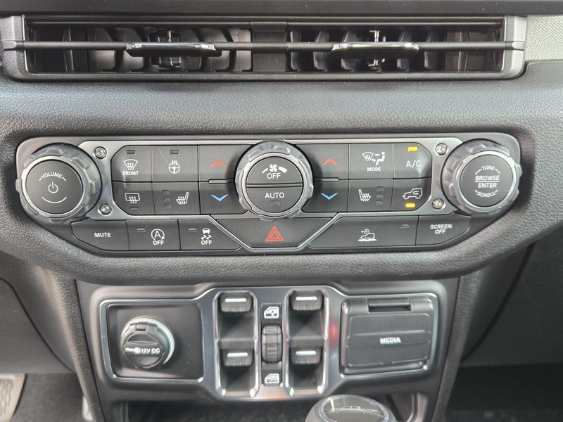 New 2026 Jeep Gladiator Sport S 4x4