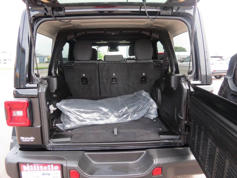 Used 2025 Jeep Wrangler 4xE Backcountry 4x4 4dr SUVImage 25