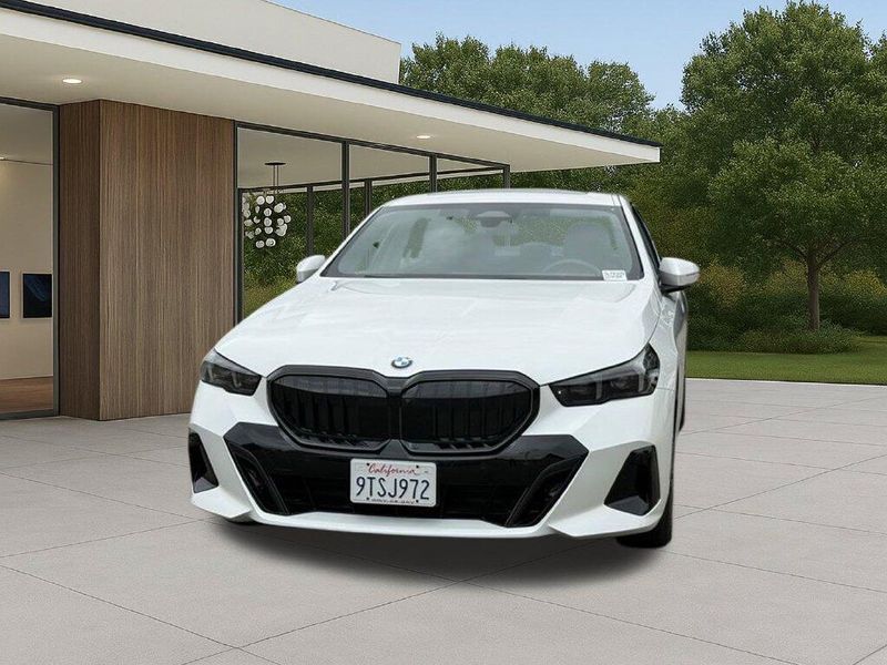 Used 2026 BMW 5 Series 530i xDriveImage 3