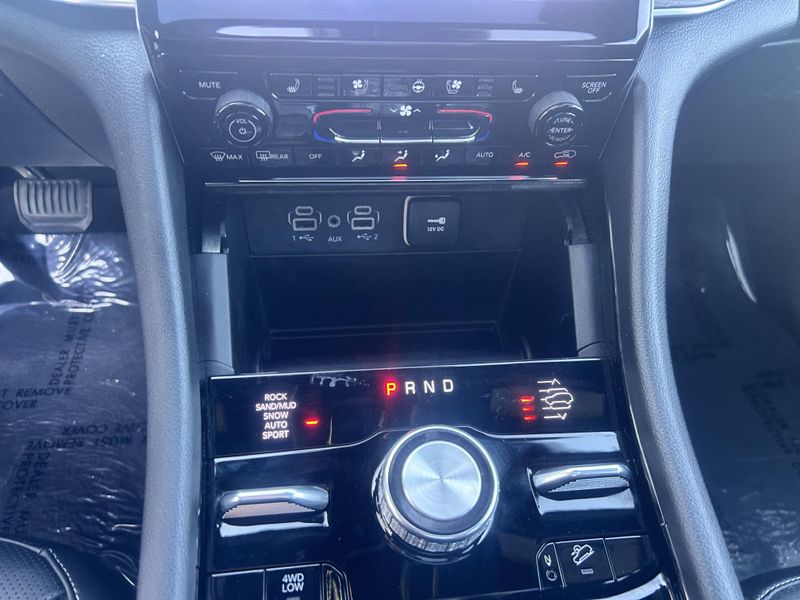 2023 Jeep Grand Cherokee L OverlandImage 21