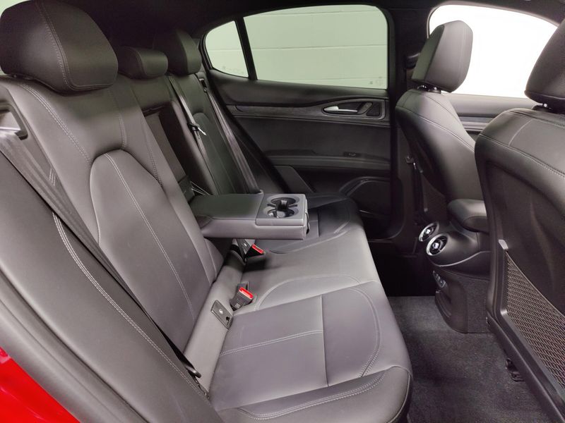2024 Alfa Romeo Stelvio Sprint Q4 AWD w/SunroofImage 20