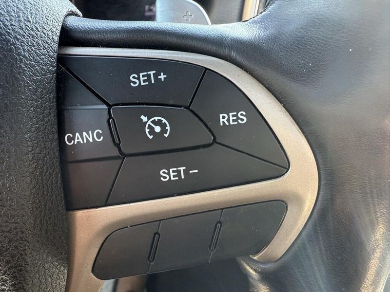 2016 Jeep Grand Cherokee Limited photo 16