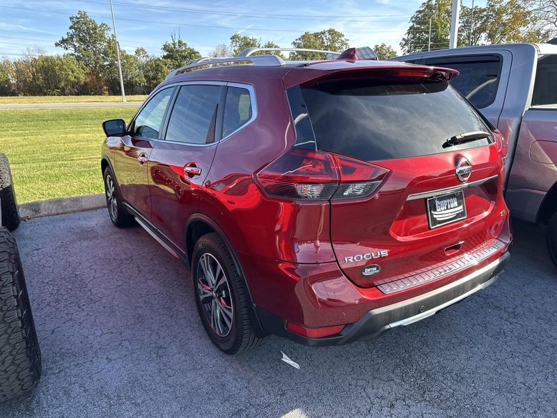 2019 Nissan Rogue SVImage 10