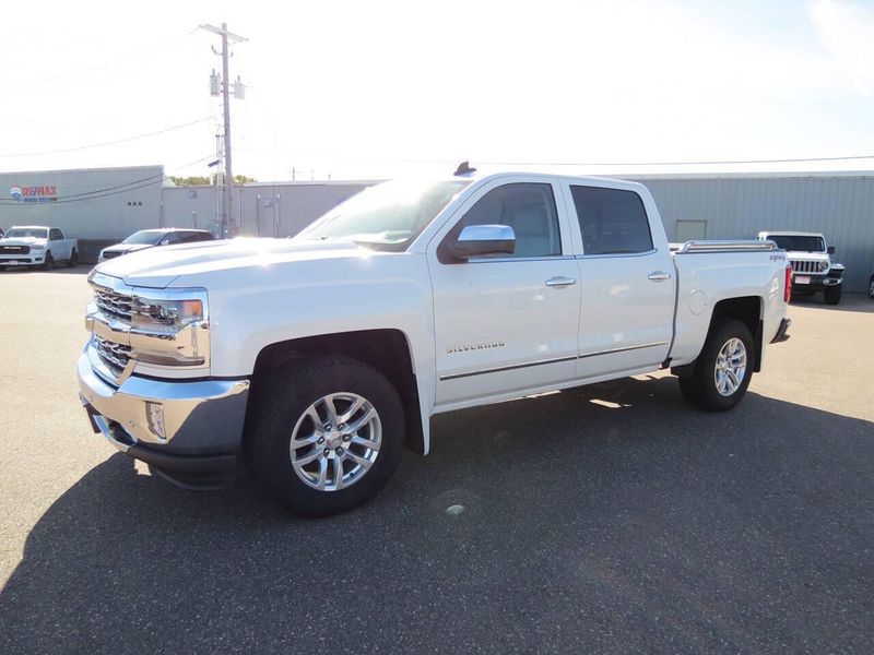 Used 2016 Chevrolet Silverado 1500 LTZ 4x4 4dr Crew Cab 5.8 ft. SBImage 11