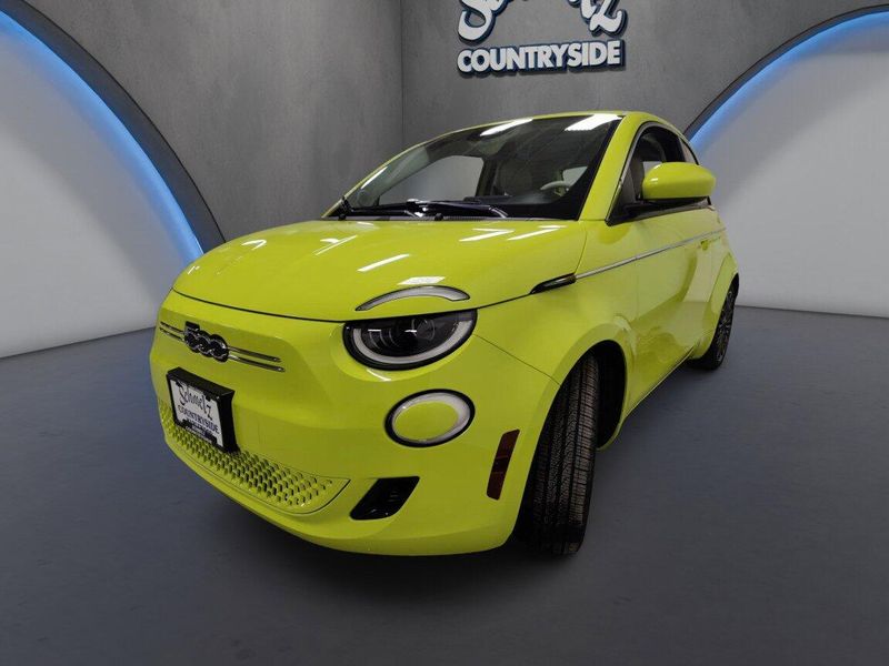 New 2025 Fiat 500e IconaImage 6
