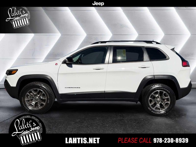 2022 Jeep Cherokee Trailhawk photo 3