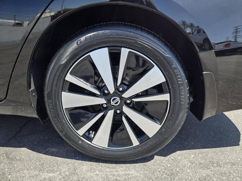 Used 2022 Nissan Altima 2.5 SV Sedan