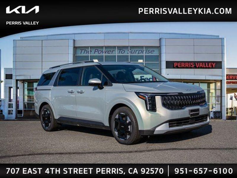 New 2026 Kia Carnival EXImage 1