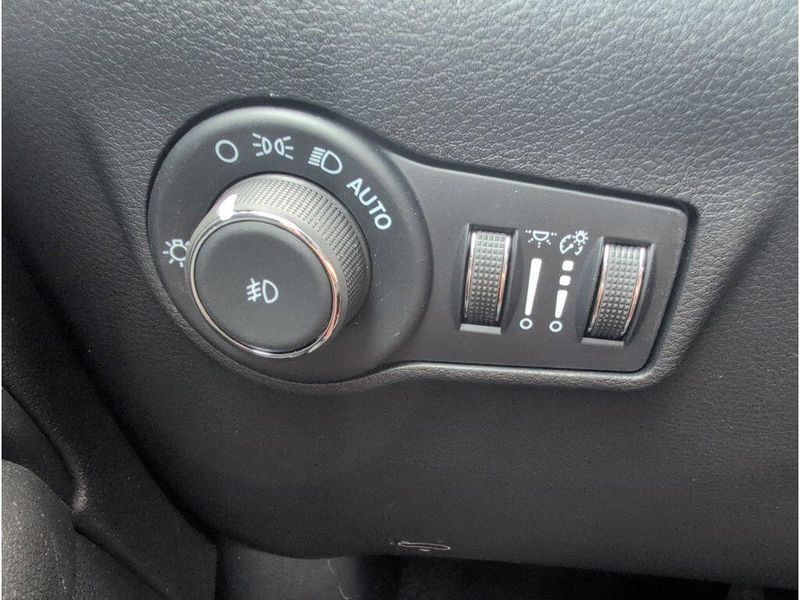 2025 Jeep Compass Latitude 4x4Image 26