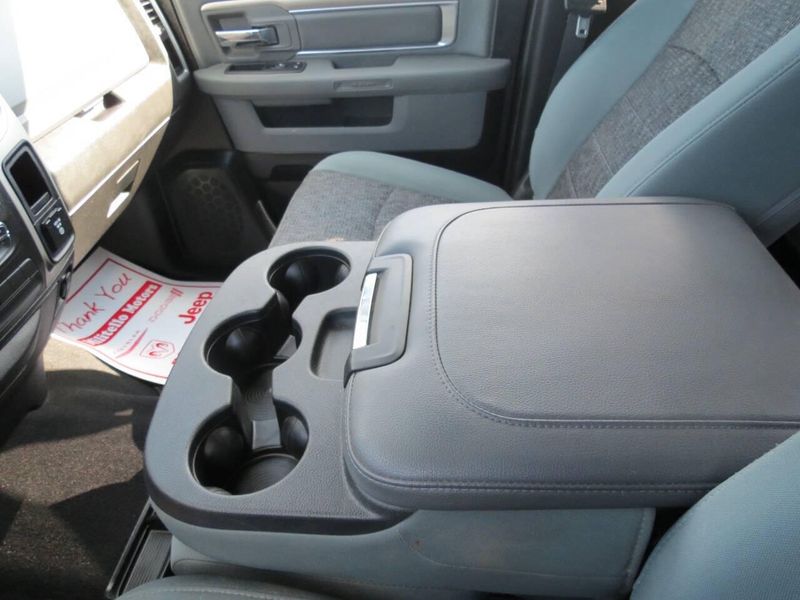 Used 2019 RAM 1500 Classic SLT 4x4 4dr Crew Cab 5.5 ft. SB PickupImage 25