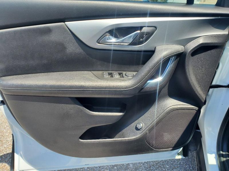 2020 Chevrolet Blazer LT in a Summit White exterior color and Jet Blackinterior. Johnson Dodge 601-693-6343 pixelmotiondemo.com 