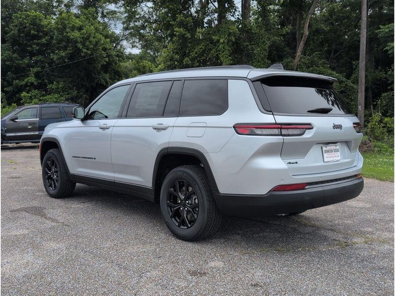 New 2026 Jeep Grand Cherokee L Laredo Altitude 4x4Image 3