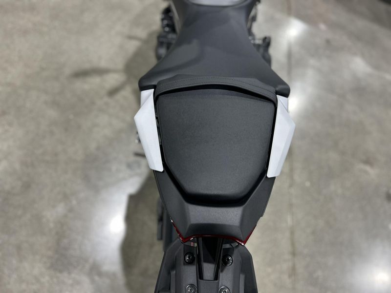 2025 Yamaha MT-09 Image 4