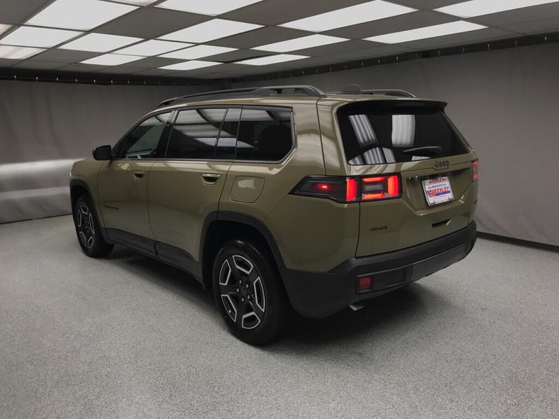 New 2026 Jeep Cherokee Laredo 4x4Image 10