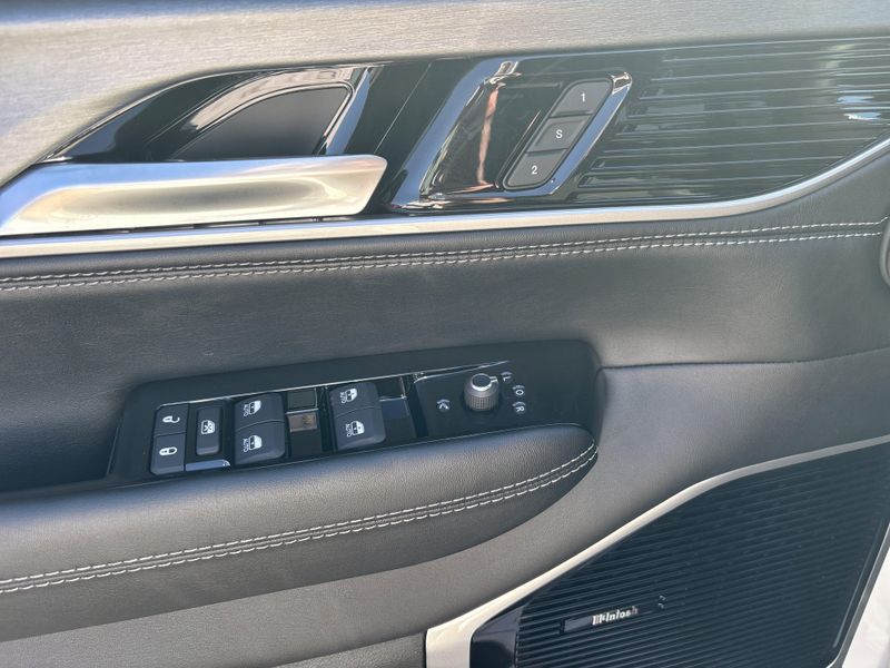 2026 Jeep Grand Wagoneer Limited Altitude 4x4Image 32
