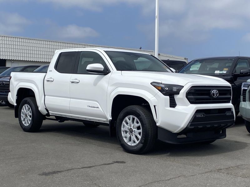 New 2025 Toyota Tacoma SR5Image 2