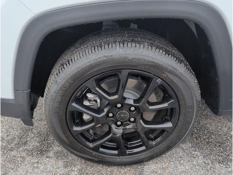 New 2026 Jeep Compass Latitude Altitude 4x4Image 9