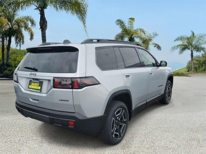 New 2026 Jeep Cherokee Laredo 4x4