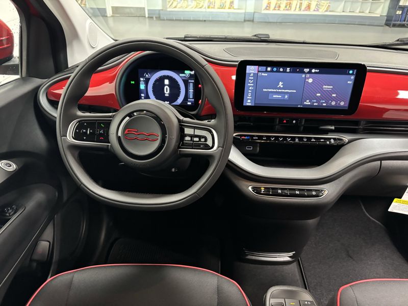 2024 Fiat 500e Inspi(red)Image 15