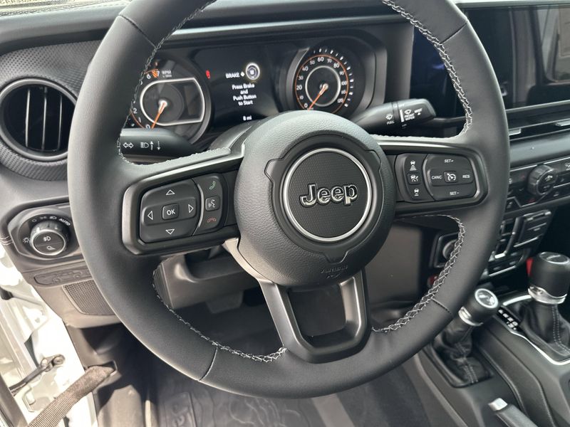 New 2025 Jeep Gladiator Mojave 4x4Image 21