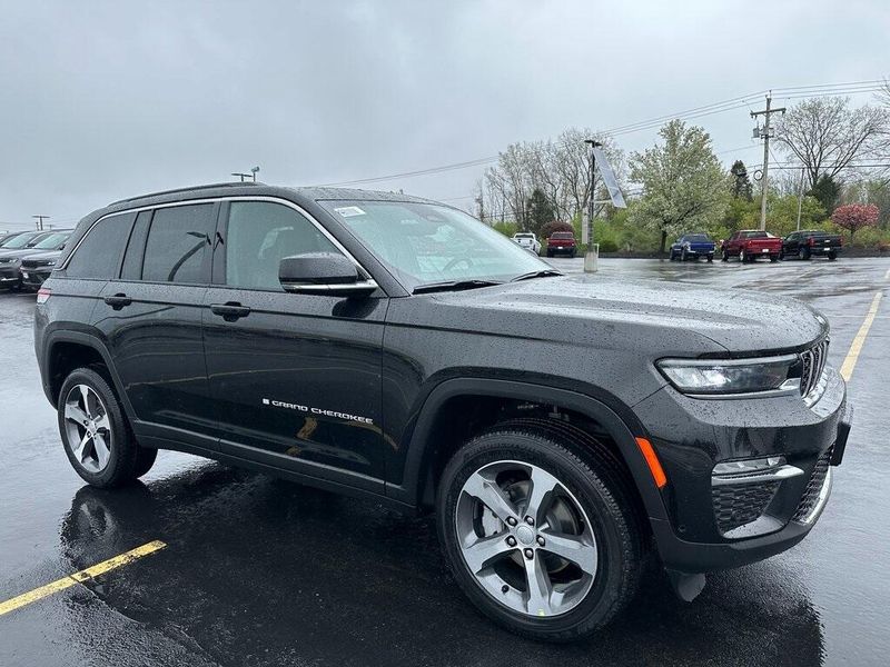 2025 Jeep Grand Cherokee Limited 4x4Image 1