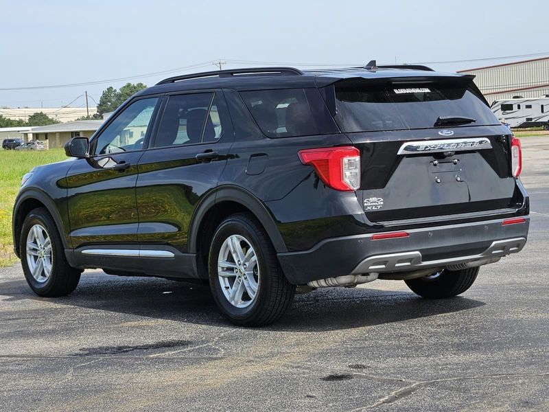 2023 Ford Explorer XLTImage 6