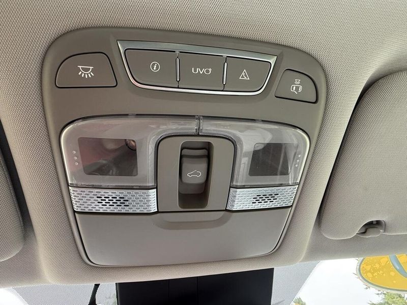 2020 Kia Telluride S photo 26