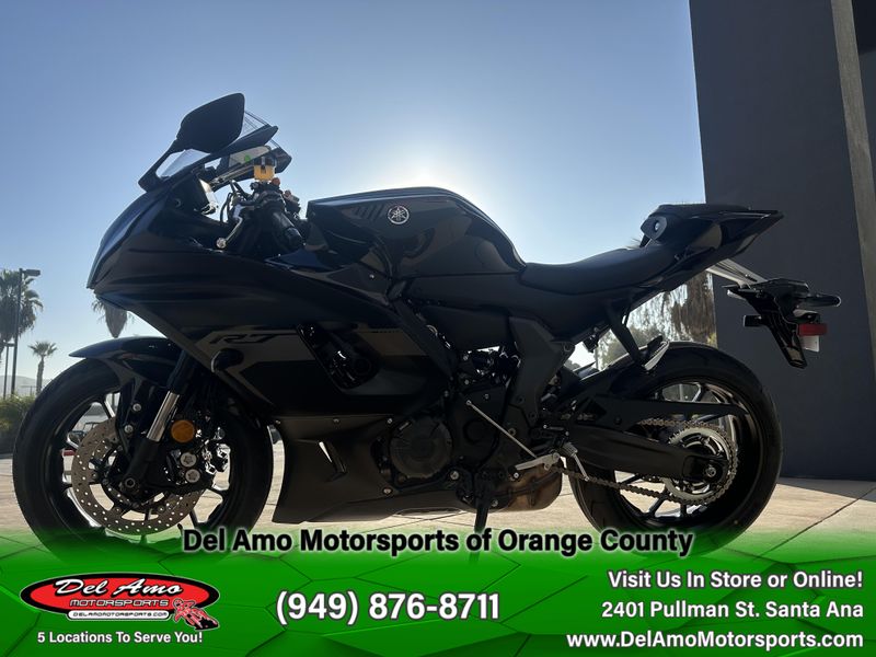 2025 Yamaha YZF-R7 Image 4