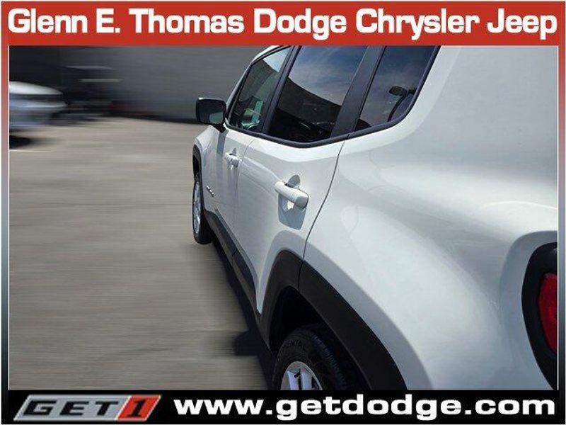 2023 Jeep Renegade Latitude Upland photo 9