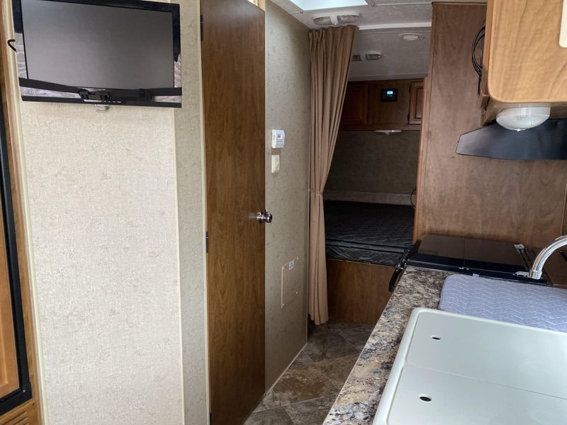 Used 2014 OUTDOORS RV CREEKSIDE 20FQ Image 6