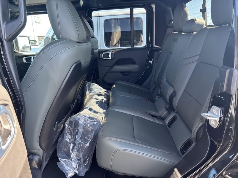 New 2026 Jeep Gladiator Mojave X 4x4Image 16
