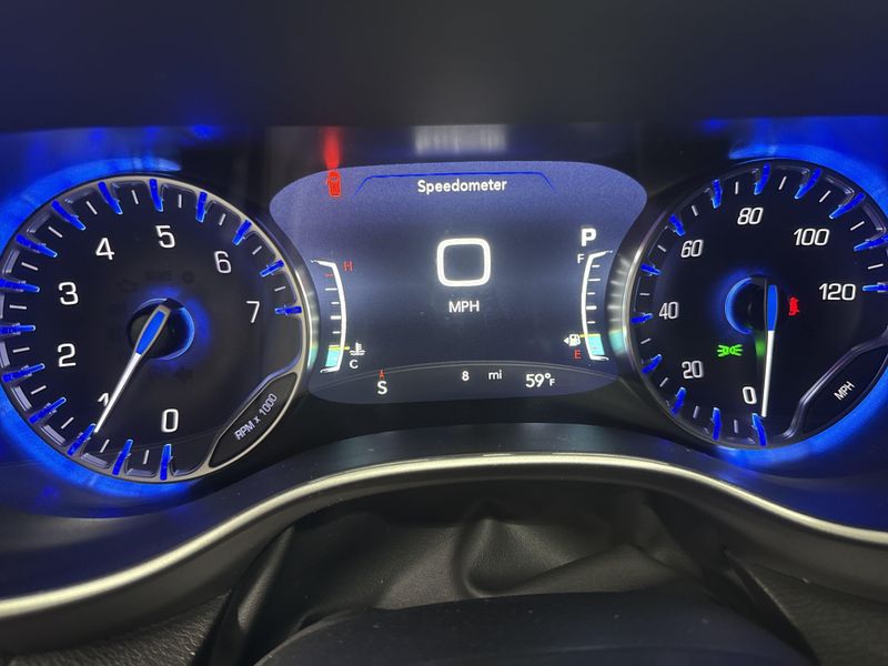New 2027 Chrysler Pacifica SelectImage 20