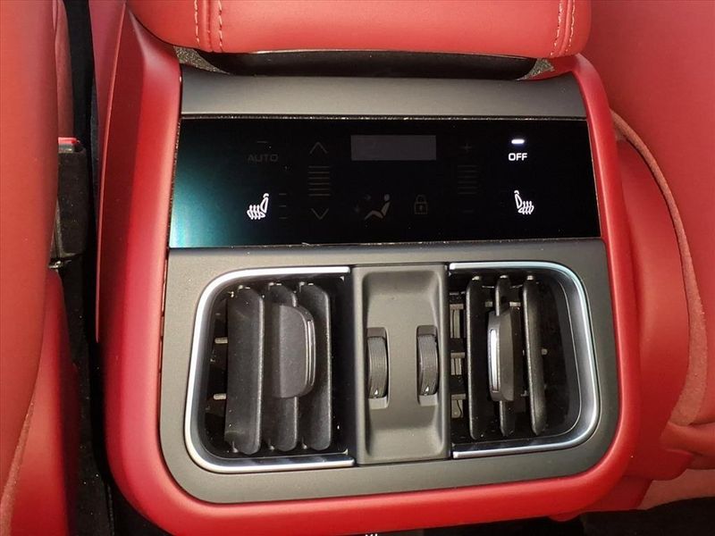 New 2026 Maserati Grecale ModenaImage 13